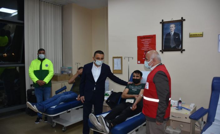 Siirt Valisi Hacıbektaşoğlu: “Bir ünite kan verene bir porsiyon büryan hediye”