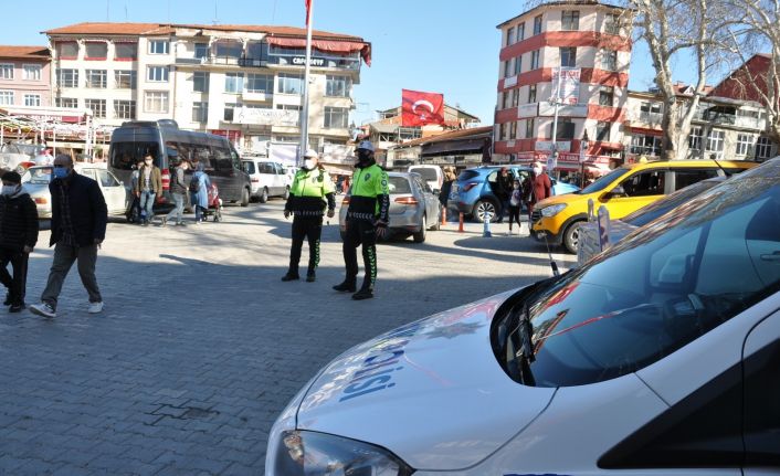 Simav’da 68 araç trafikten men edildi