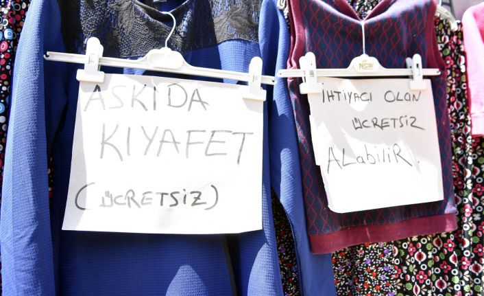 Siverekli esnaftan askıda kıyafet uygulaması