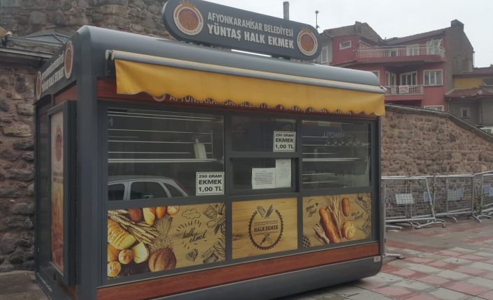 Sosyal mesafesiz kuyruk gerekçe gösterilip halk ekmek büfesi kapatıldı