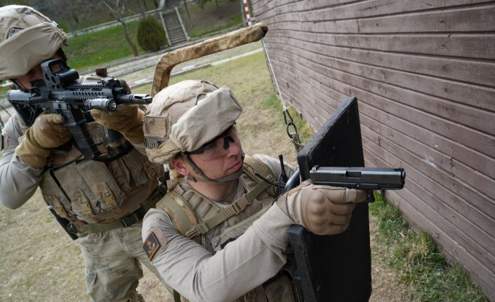 SSB’den Jandarmaya biyomekanik proje: BALA KTS-14 Gövde Destekli Kalkan Taşıma Sistemi