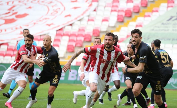 Süper Lig: D.G. Sivasspor: 0 - H.Y. Malatyaspor: 0 (İlk yarı)