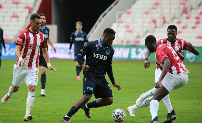 Süper Lig: DG Sivasspor: 0 - Trabzonspor: 0 (İlk yarı)
