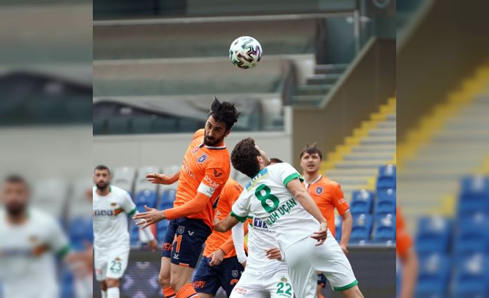 Süper Lig: Medipol Başakşehir: 0 - Aytemiz Alanyaspor: 0 (Maç devam ediyor)