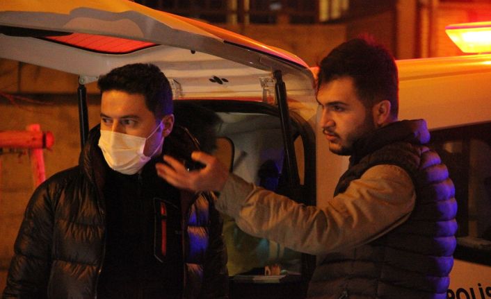 Takla atan araçtan burnu bile kanamadan çıktı, dakikalarca ters dönen aracını izledi