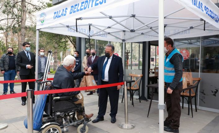 Talas Belediyesi’nden bir sosyal sorumluluk projesi daha: ‘Biz pişirelim siz ulaştırın’