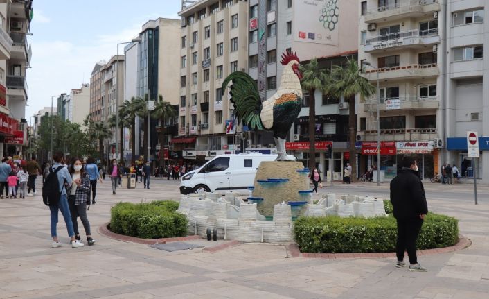 Tam kapanmaya saatler kala kent merkezinde yoğunluk yüzde 100 arttı