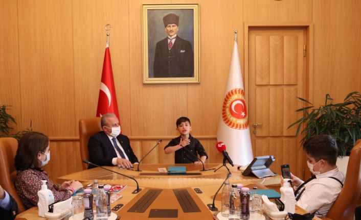 TBMM Başkanı Şentop 23 Nisan münasebetiyle Bağcılar Belediyesi’nin etkinliğine katılan çocukları kabul etti