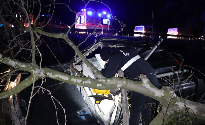 TEM’de feci kaza, kontrolden çıkan cip su kanalına uçtu: 1 ölü