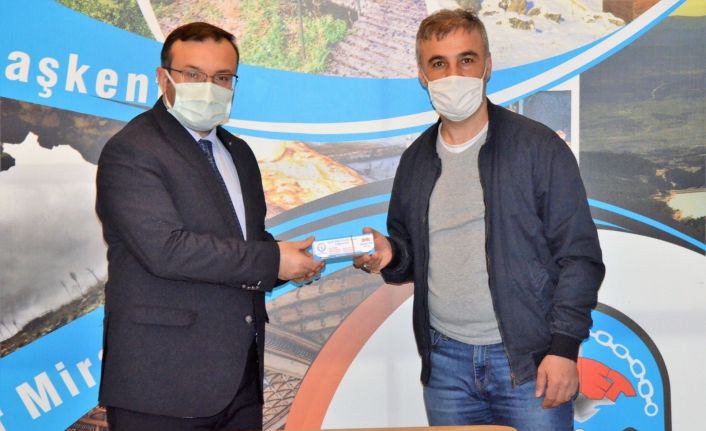 Ticaret Odasından 100 aileye Ramazan yardımı