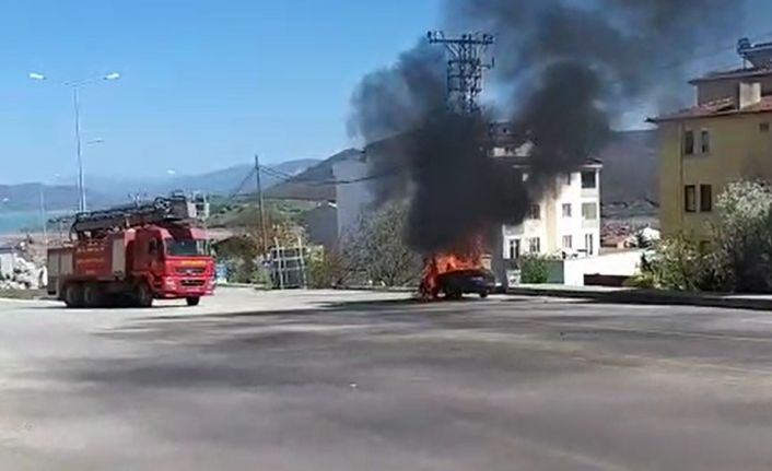 Tokat’ta otomobil alev topuna döndü