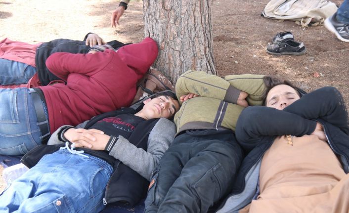 ’Türkiye bizim için bir umuttur’ diye yola çıkan göçmenlerin hikayeleri yürek burkuyor