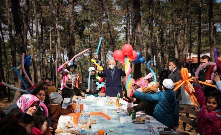 Ümraniye’de otizmli çocuklar Otizm Farkındalık Günü’nde bir araya gelip, doyasıya eğlendiler