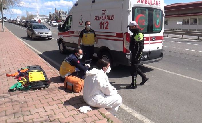 Vakaya giden ambulansa çarptı, ilk müdahaleyi çarptığı 112 görevlileri yaptı