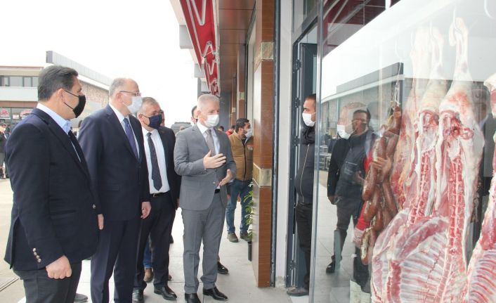 Vali Gül ve Milletvekili Koçer, et borsası ve et halini inceledi