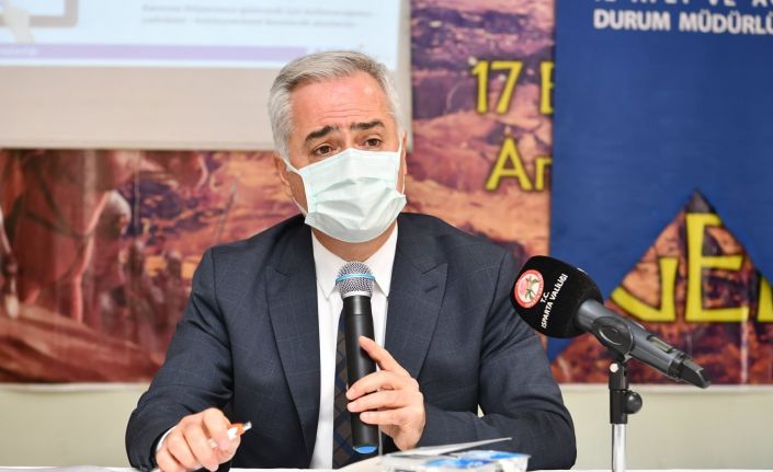 Vali Seymenoğlu’ndan muhtarlara uyarı: “Vaka sayılarımız artıyor, vatandaşlarımızı bir muhtar gibi uyaralım”