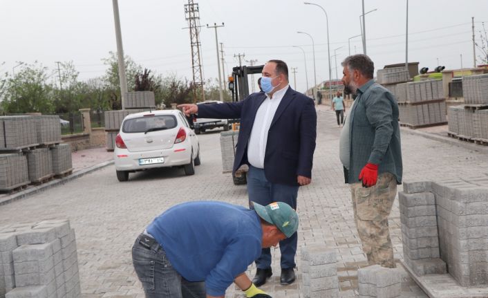 Viranşehir’de yeni mezarlığa kilitli parke döşendi