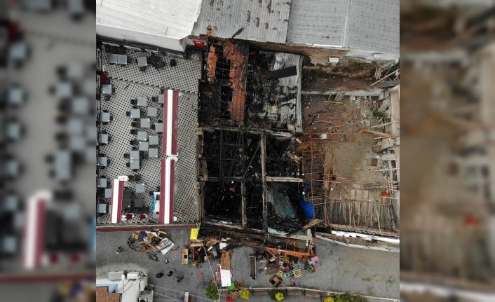 Yanan antika dükkanındaki zarar gündüz ortaya çıktı