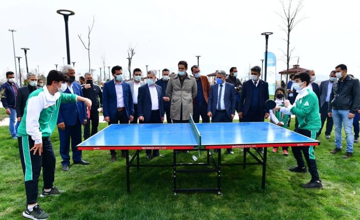 Yeşilyurt Belediyesi, masa tenisi etkinliği düzenledi