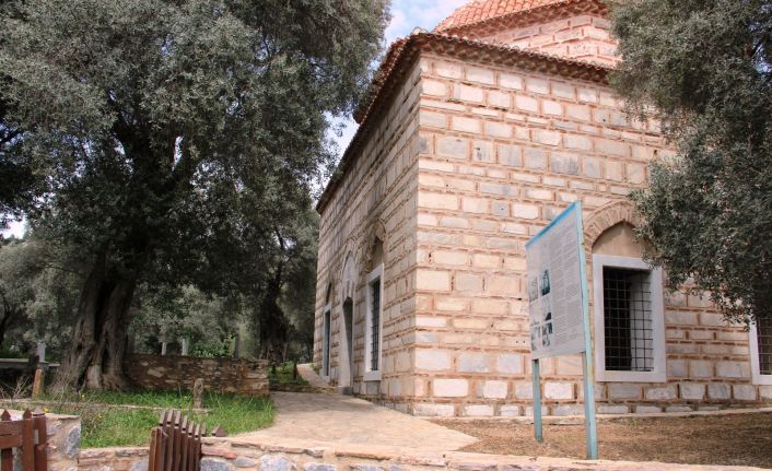 Yıldırım Bayezid’in damadı Buharalı Şeyh Bedreddin’in türbesi Ramazanda ziyaretçi akınına uğradı
