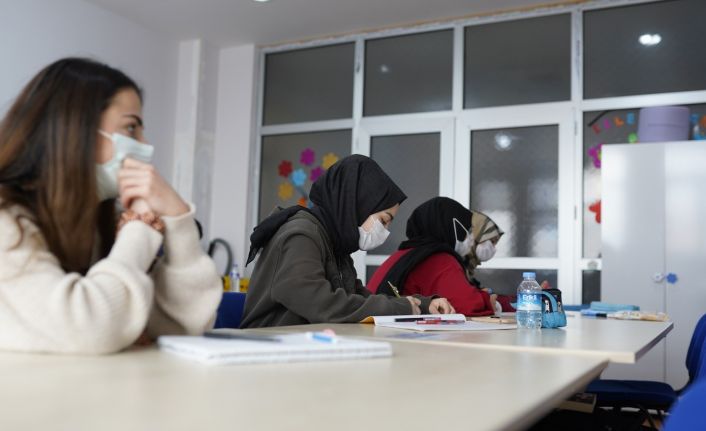 Yıldırım Belediyesi gençleri üniversiteye hazırlıyor