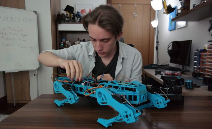 18 yaşındaki Halid, ‘robot köpek’ ile uluslararası olimpiyatlarda da 1’inci oldu
