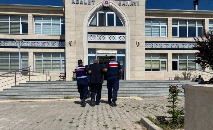 21 yıl hapis cezası bulunan firari şahıs noterde işlem yaparken yakalandı
