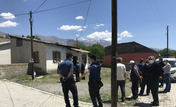 7 aylık hamile kadın karnındaki çocuğu düşürmek için çatıdan atladı