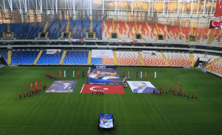 Adana’da 19 Mayıs Atatürk’ü Anma, Gençlik ve Spor Bayramı kutlaması