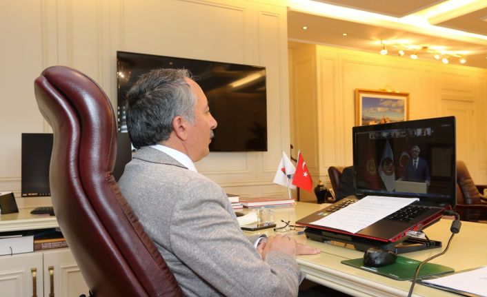 AİÇÜ, Türk Dünyası Dijital Vatandaşlık Projesi iş protokolünü imzaladı