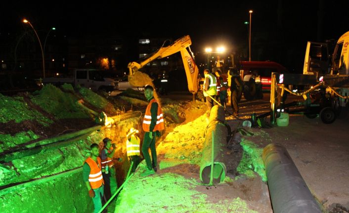 Amasya Belediye Başkanı Sarı: “Biz su patlağı ararken yeni döşenmiş boru bulduk”
