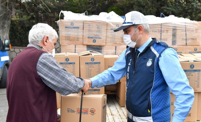Ankara’da, salgın sürecinde iş kaybına uğrayan minibüsçülere destek