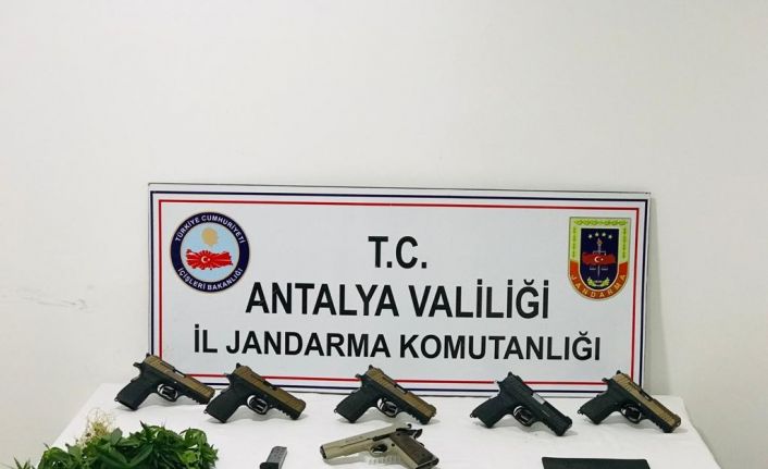 Antalya’da jandarmadan nefes kesen operasyon
