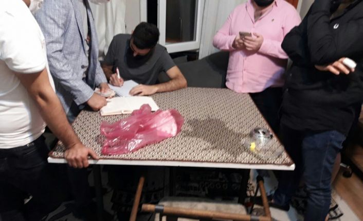 Apartman dairesinde kumar oynayan 8 kişiye 25 bin 200 lira ceza