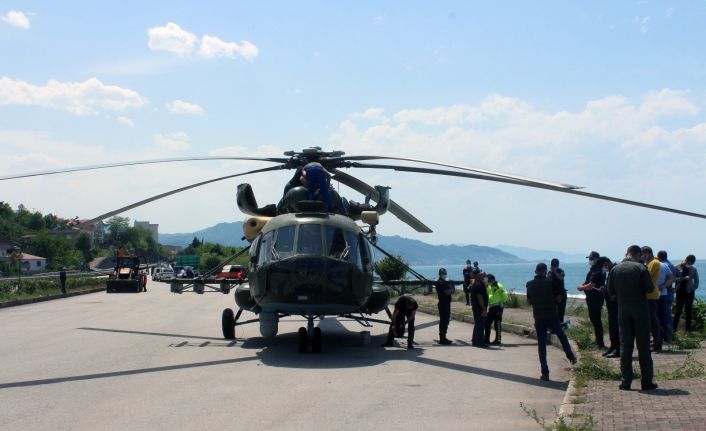 Arızası giderilen askeri helikopter havalandıktan kısa süre sonra tekrar zorunlu iniş yaptı