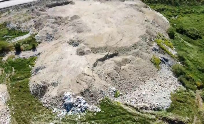 Arnavutköy’de yeşil alana dökülen tonlarca hafriyat havadan görüntülendi