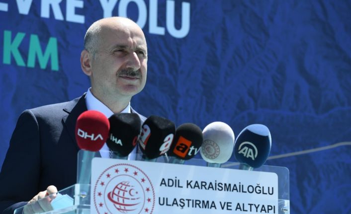 Bakan Karaismailoğlu: "Aynı anda 100’den fazla yayın kuruluşuna hizmet vermeye başlayan Çamlıca Kulesi’ hizmete açıyoruz"