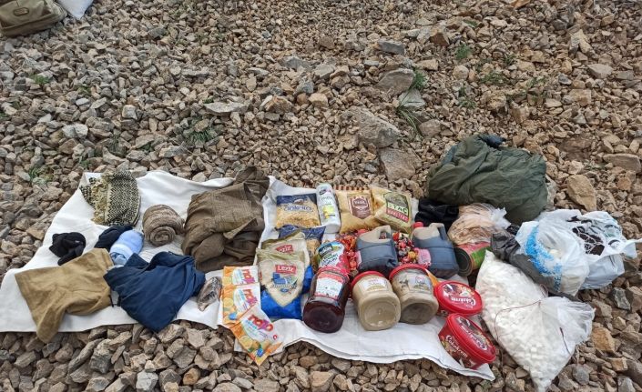 Başkale’de PKK/KCK terör örgütüne ait silah ve mühimmat ele geçirildi