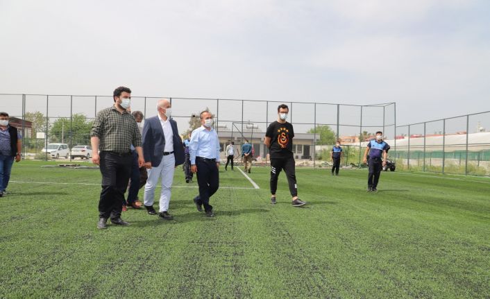 Başkan Gültak, yenilenen Kazanlı Çok Amaçlı Spor Tesisinde incelemelerde bulundu