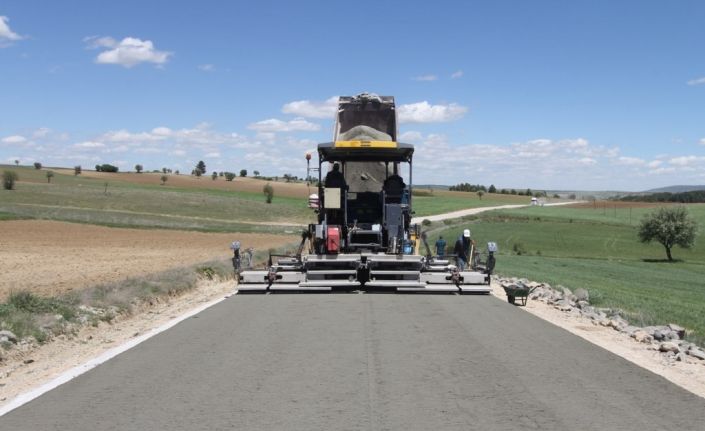 Başkan Yılmaz: “Köy yollarında kaliteyi yükseltiyor, konforu arttırıyoruz”