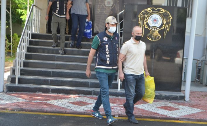Batman merkezli 2 ilde FETÖ’nün mahrem askeri yapılanmasına operasyon: 5 gözaltı