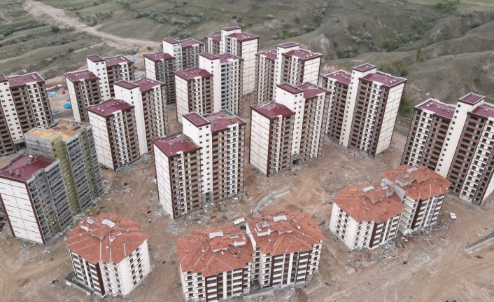 Bekdik Mahallesinde yapılan bin 410 TOKİ konutu için kura çekimi yapılacak