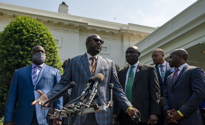 Biden, George Floyd’un ölümünün 1. yıl dönümünde ailesiyle görüştü