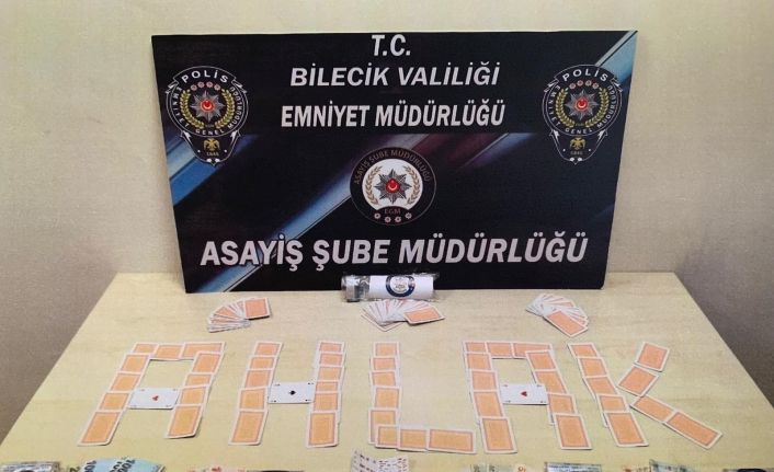 Bilecik’te kumar baskınında 5 şahsa 6 bin 680 TL ceza kesildi