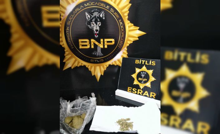 Bitlis’te 2 şahıs ihbar üzerine uyuşturucu ile yakalandı