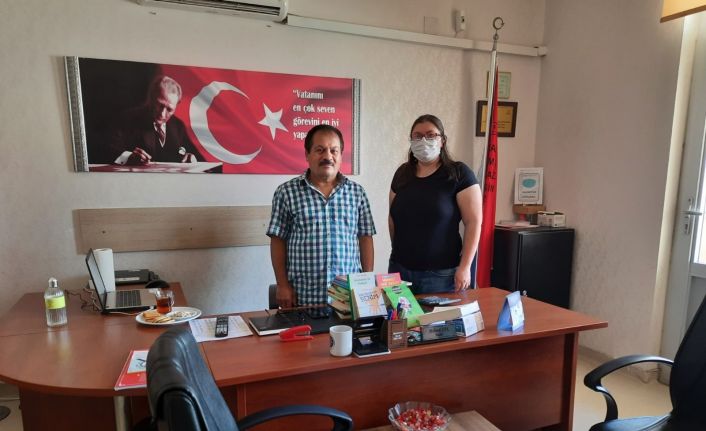 Bozyazılı öğrenciler, okudukları kitapları kütüphaneye bağışladı