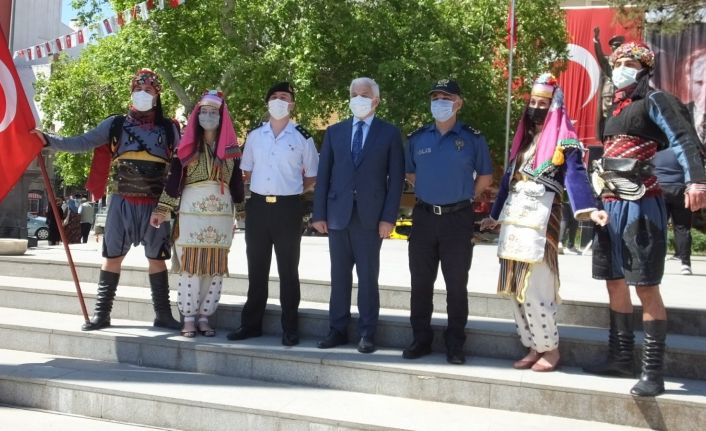 Burhaniye’de 19 Mayıs Atatürk’ü Anma ve Gençlik ve Spor Bayramı kutlandı