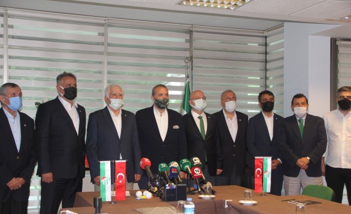 Bursaspor’da başkan adayları listelerini teslim etti