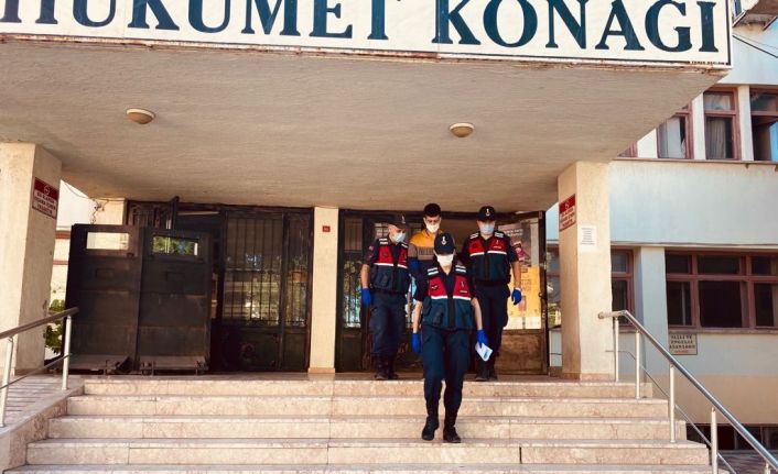 Çalıntı araçla 25 bin TL’lik hortum çalıp 150 TL’ye satmışlar