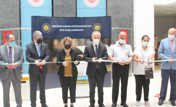 Cezaevi kütüphaneleri için düzenlenen eş zamanlı bağış kampanyasına Antalya’da start verildi